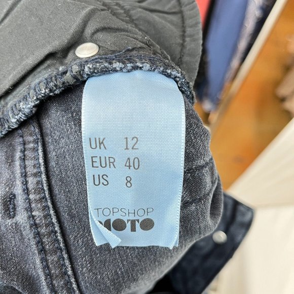 TOPSHOP MOTO Navy Blue Denim Cargo Short Size 30 - Picture 4 of 5